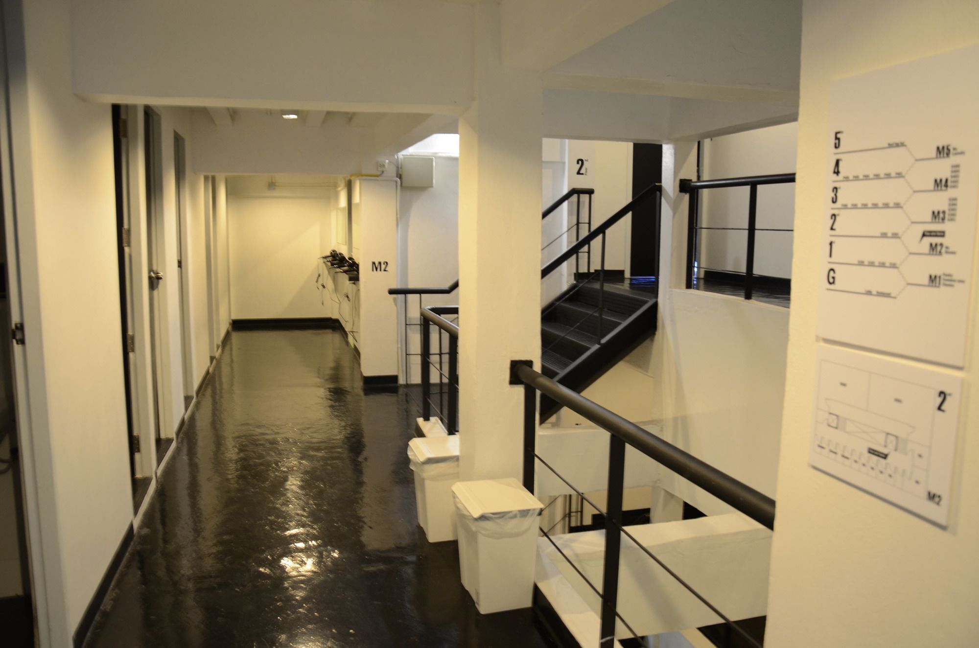 3 Howw Hostel At Sukhumvit 21 Бангкок Экстерьер фото